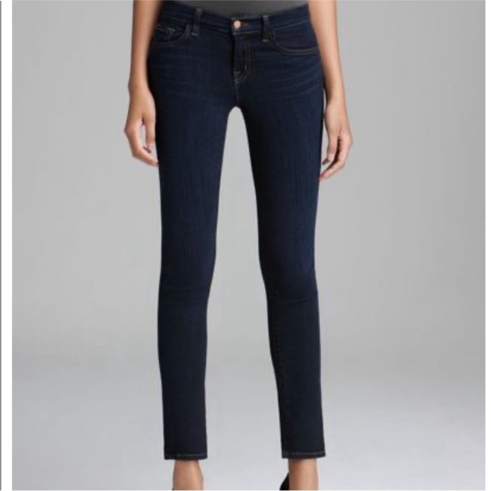 EXCELLENT USED CONDITION SIZE 24 JBRAND EMINENCE SKINNY JEAN